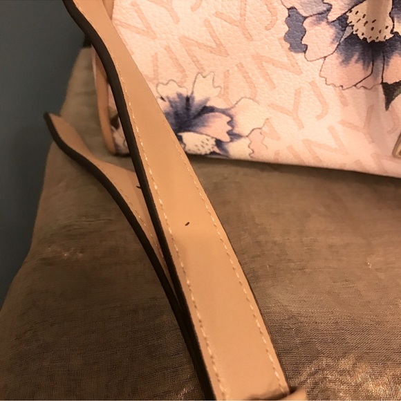 CROSSBODY OR CARRY HANDBAG - Picture 12 of 13